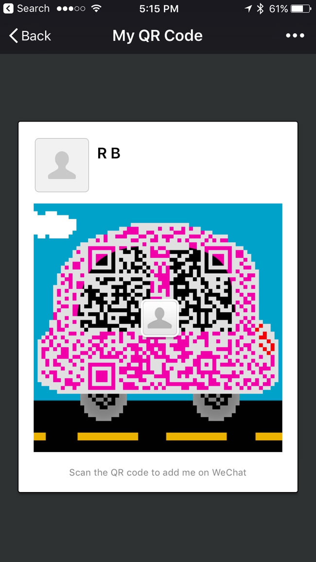 Пользователи имеют возможность просканировать QR-код на смартфоне другого человека, после чего - добавить его в список контактов. 